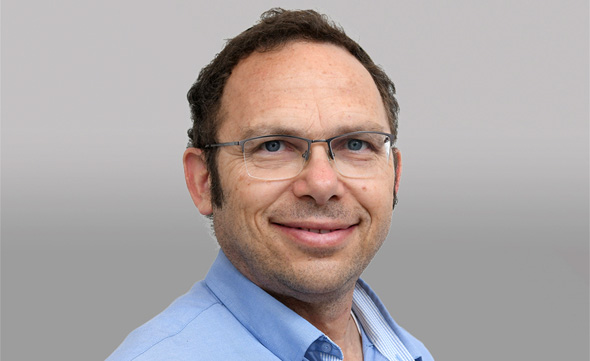 מנכ