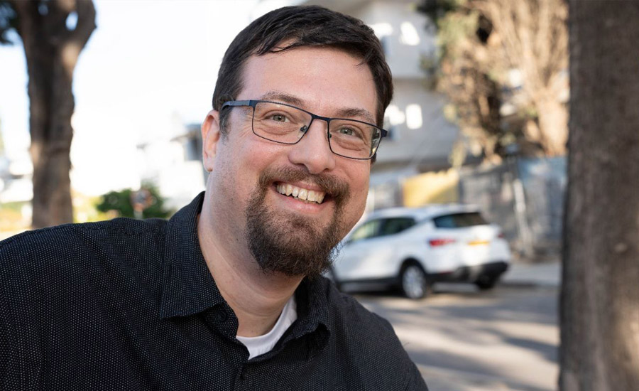 שילוב בינה מלאכותית בהייטק: מכפיל הכוח הארגוני שמגיע עם נורות אזהרה 