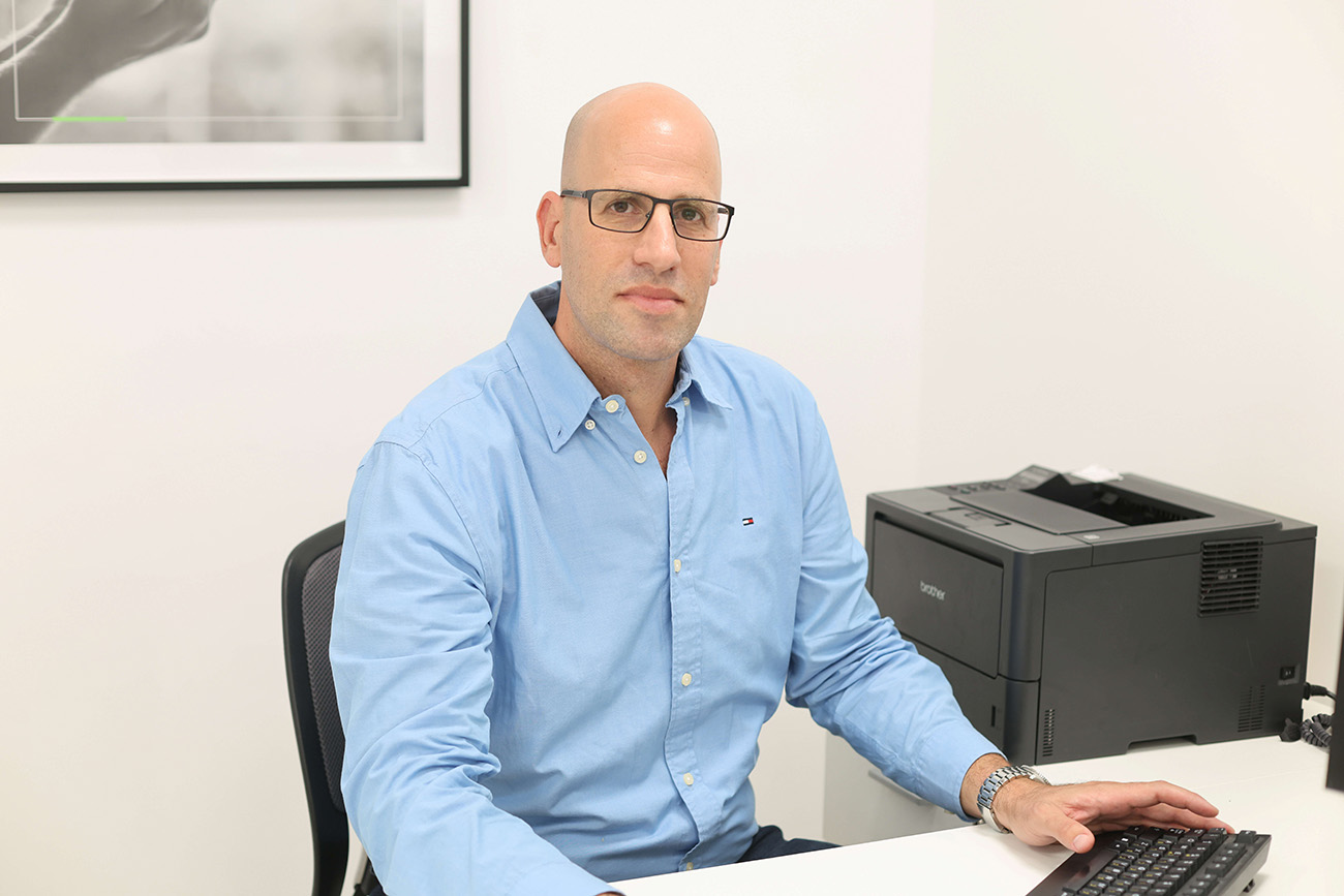 Dr. Almog ben yaacov