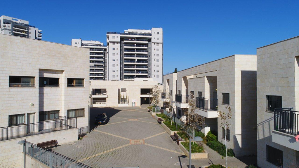 קבוצת בר-אב - ישיבת ראדין
