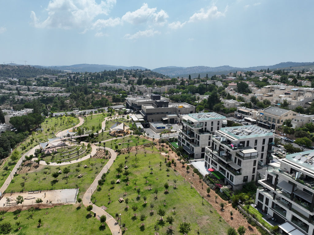 י.ד. ברזאני בע"מ - קאנטרי מבשרת ציון - מגורים , מסחר ומשרדים