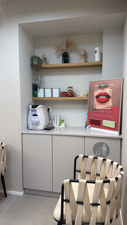 Dr. Alex Greenberg Dental Aesthetics Clinic - 1