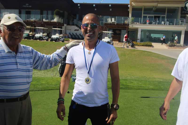 אביסרור משה ובניו - יורם אביסרור זוכה בתחרות גולף בפורום קיסריה לשיווק (4)