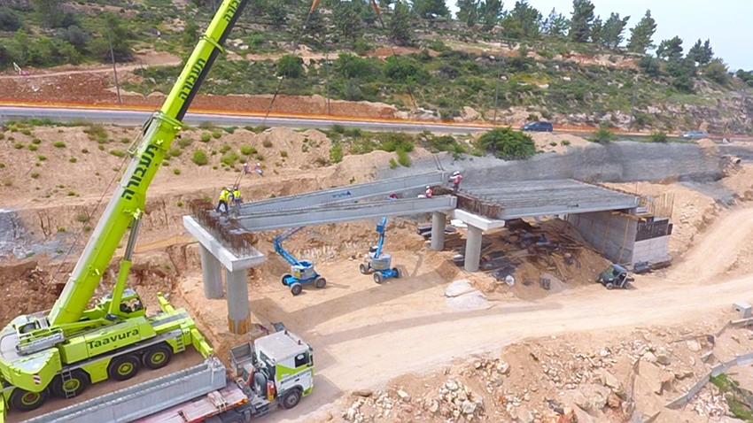 בן ארי תל רם פרויקטים בע"מ - רכבת קלה קטע אורה הדסה הנחת קורות.jpg בן ארי תל רם פרויקטים בע"מ - רכבת קלה קטע אורה הדסה הנחת קורות.jpg