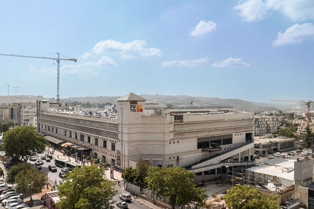 Blue Square Real Estate Ltd. - יח"צ