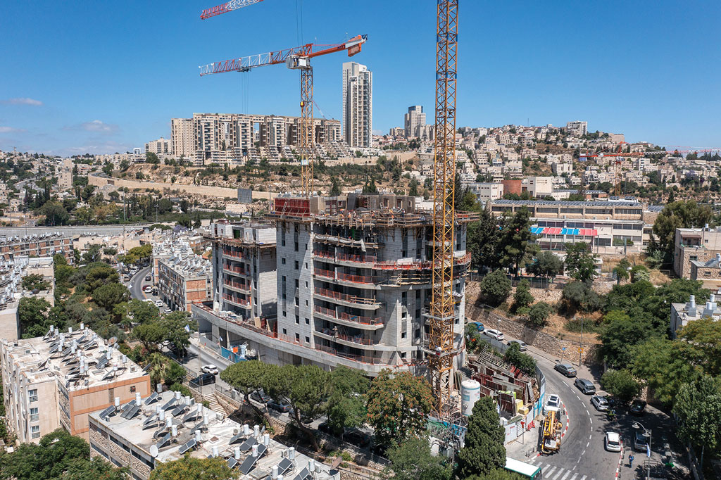 קבוצת יגאל אלון - 6