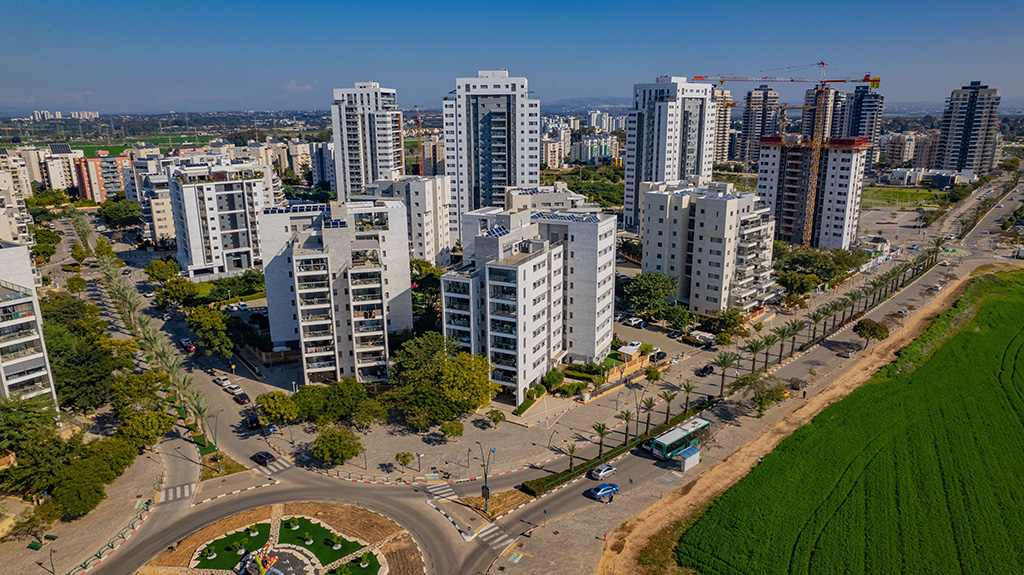 שיכון ובינוי - 1