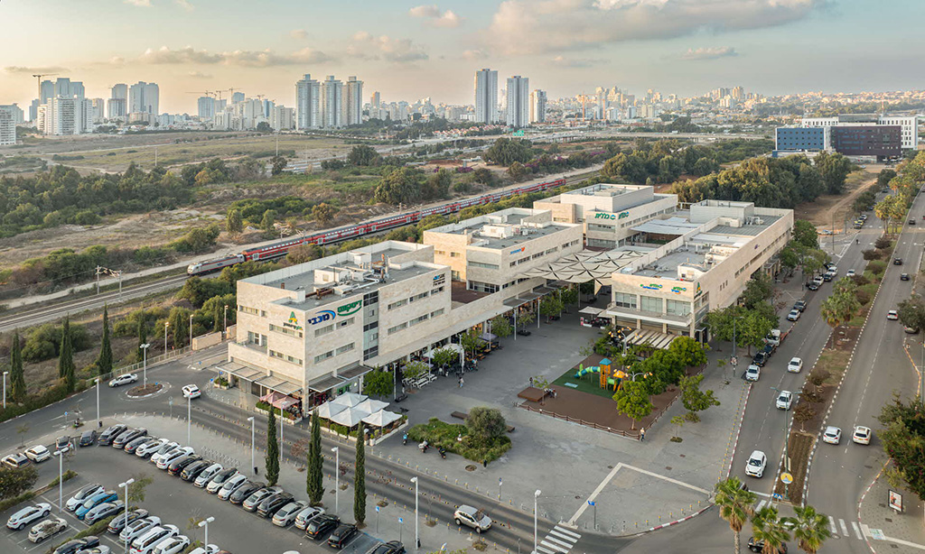 Blue Square Real Estate Ltd. - יח"צ