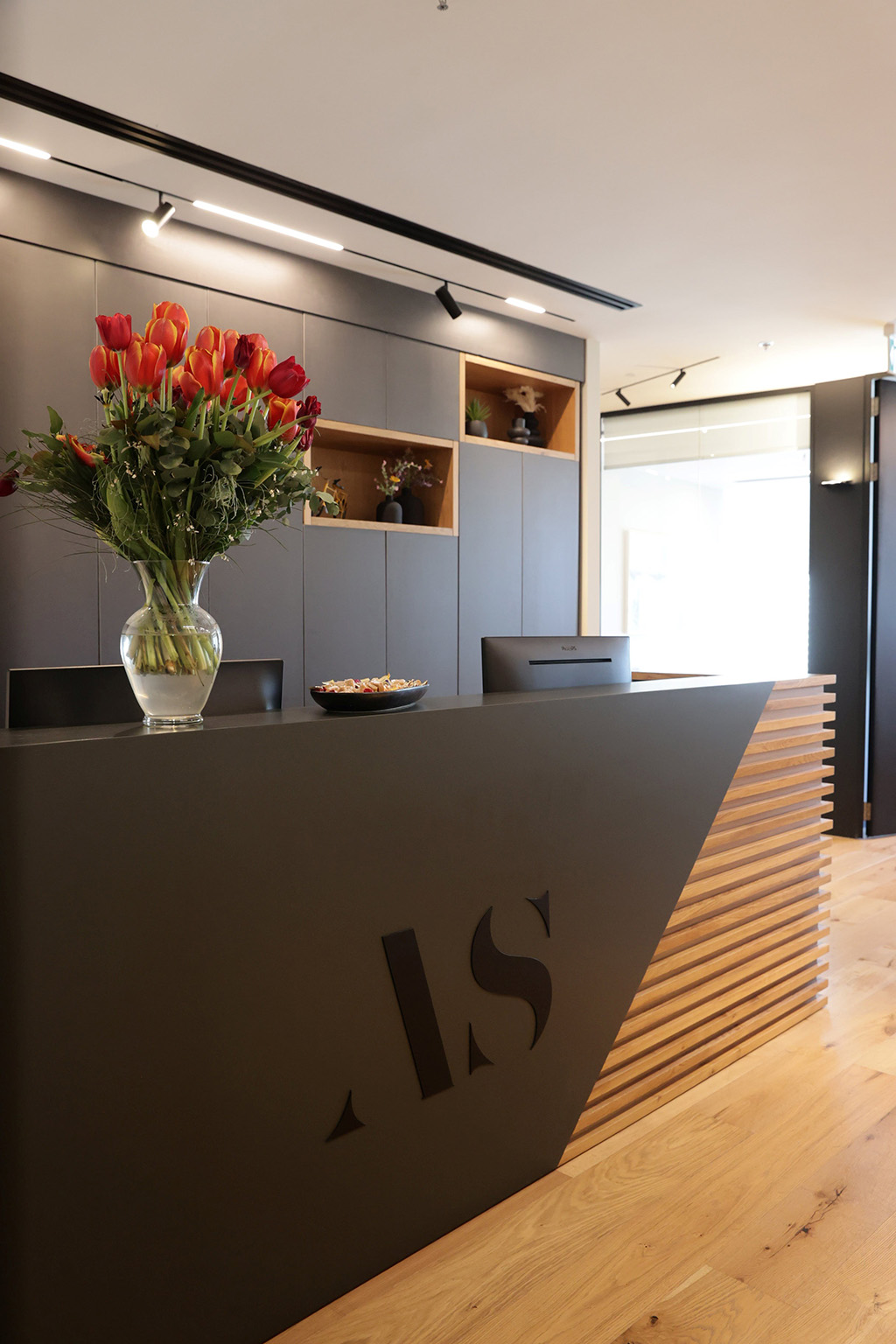 Refael Almog and Co., Law Offices - יח"צ