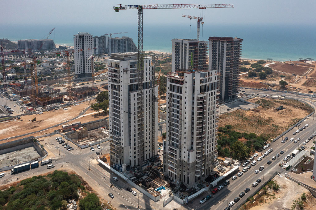 קבוצת יגאל אלון - 4