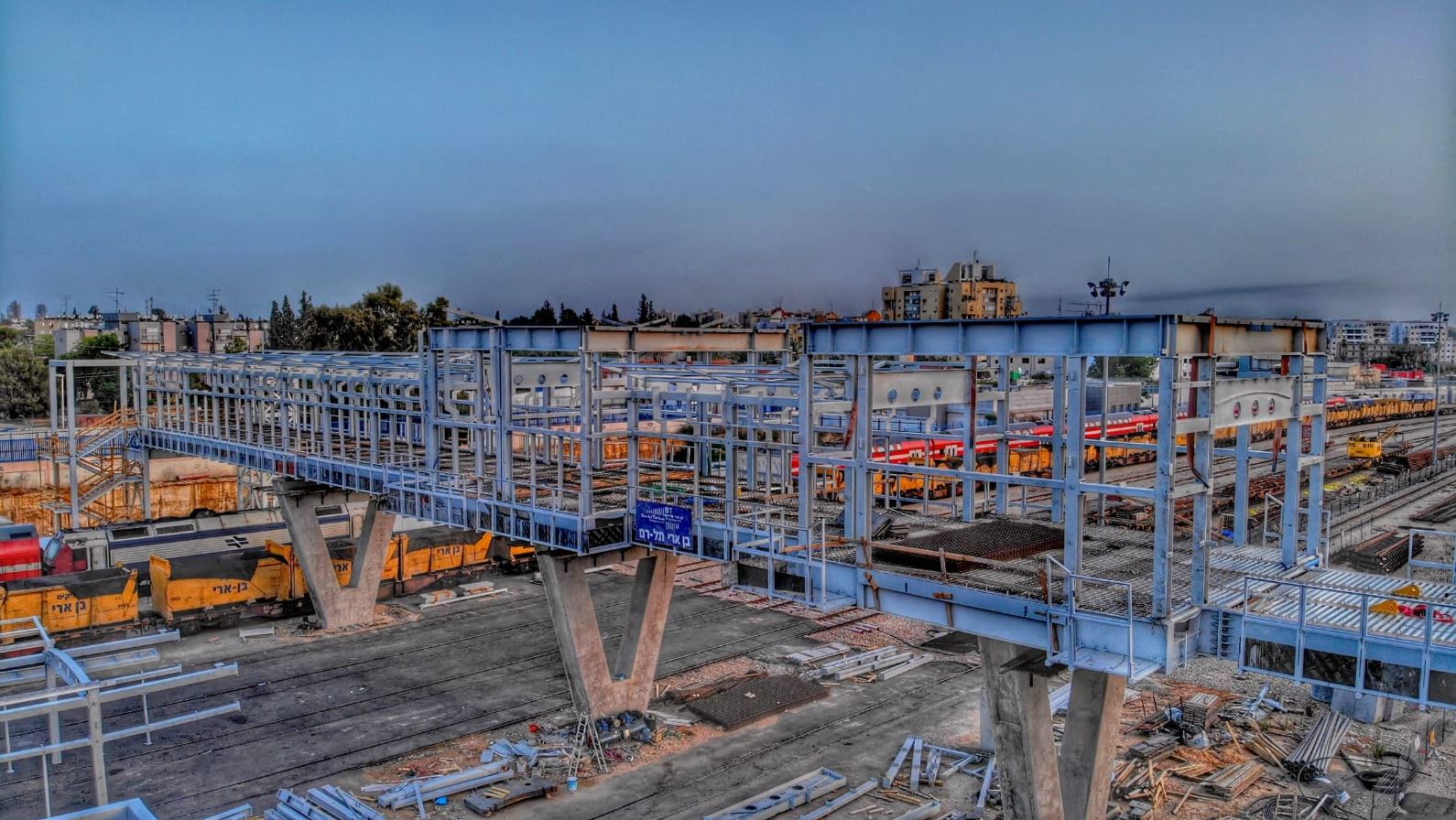 בן ארי תל רם פרויקטים בע"מ - גשר מקורה וטרמינל מעל מסילות תחנת רכבת לוד בן ארי תל רם פרויקטים בע"מ - גשר מקורה וטרמינל מעל מסילות תחנת רכבת לוד