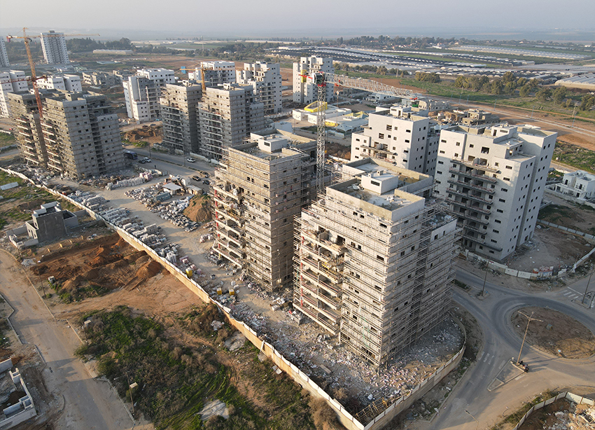 גלעד מאי חברה להשקעות בניה ופיתוח - 3 גלעד מאי חברה להשקעות בניה ופיתוח - 3