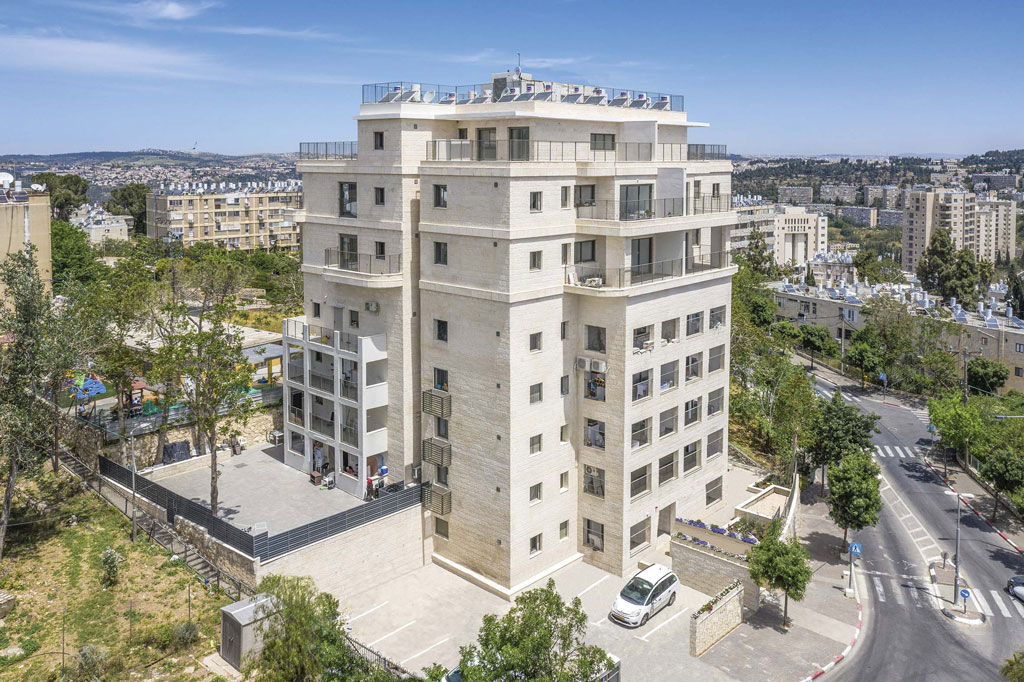 קבוצת מנוס יזום והשקעות בע"מ - 1 קבוצת מנוס יזום והשקעות בע"מ - 1