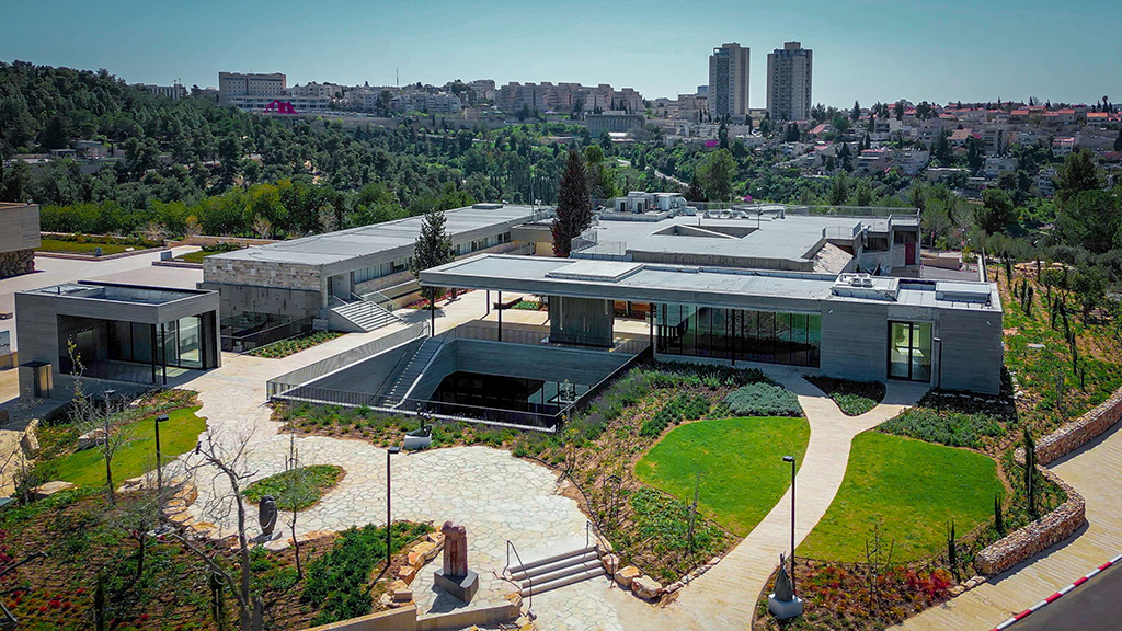 Poran Shrem - The Collections Center – Yad Vashem