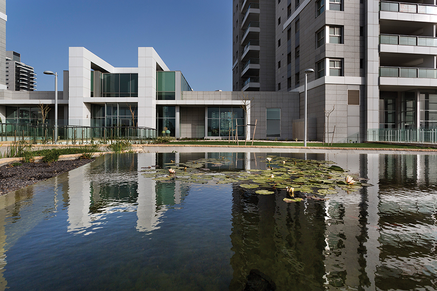 Canaan Shenhav Architects Ltd. - Zukey Hashmura, shikun & Binui Natanya, photography: Assaf Pinchuk