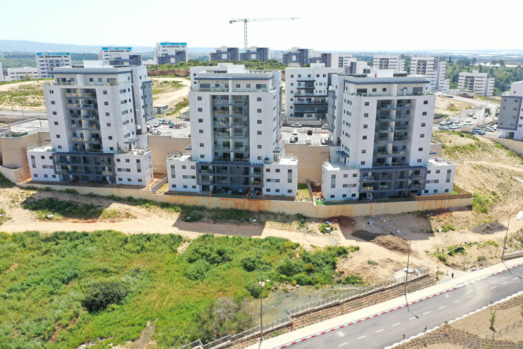 אבני דרך י.י בע"מ - ספיר בחריש - אוכלס