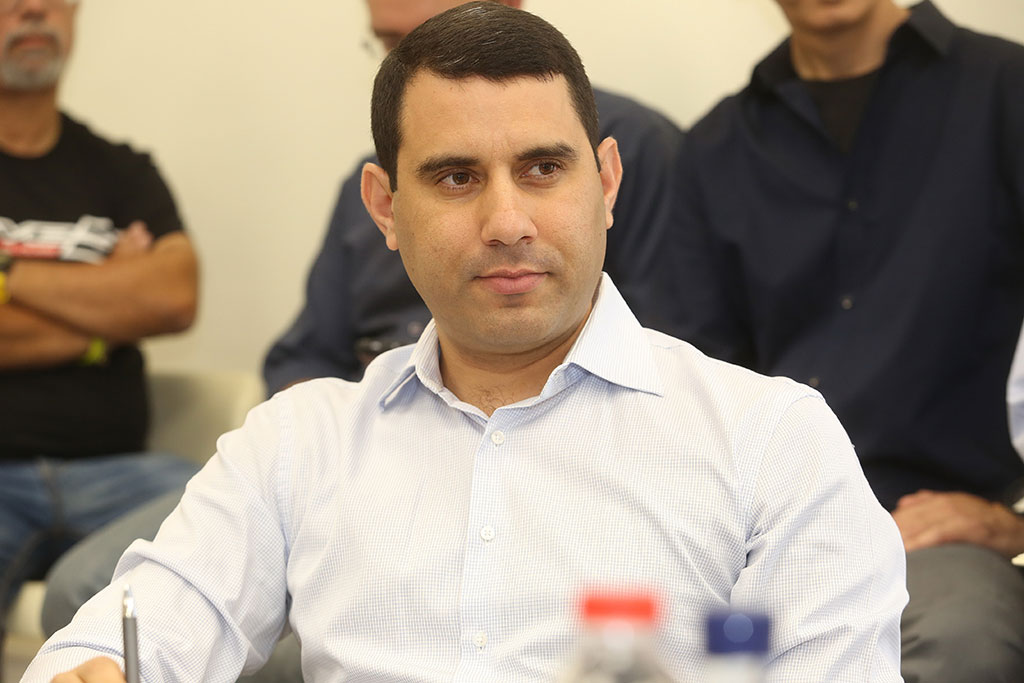 ניב קנטור