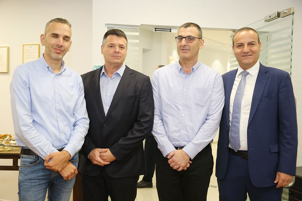 ניב קנטור