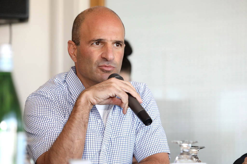 ניב קנטור