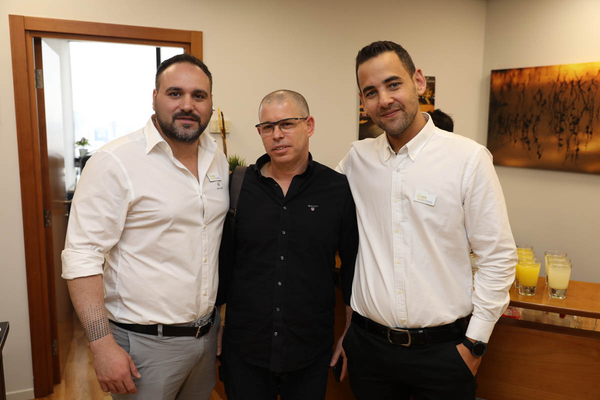 יח"צ