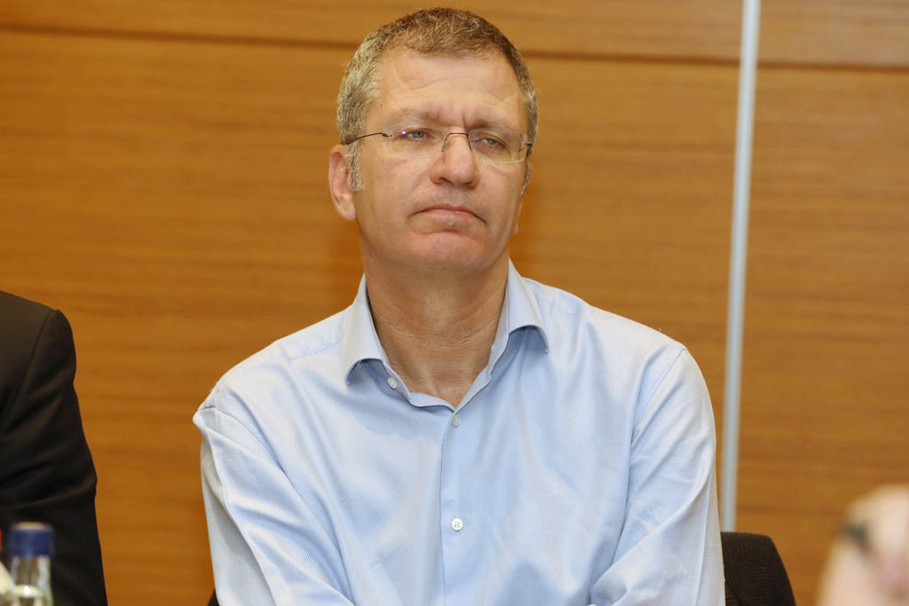 ניב קנטור