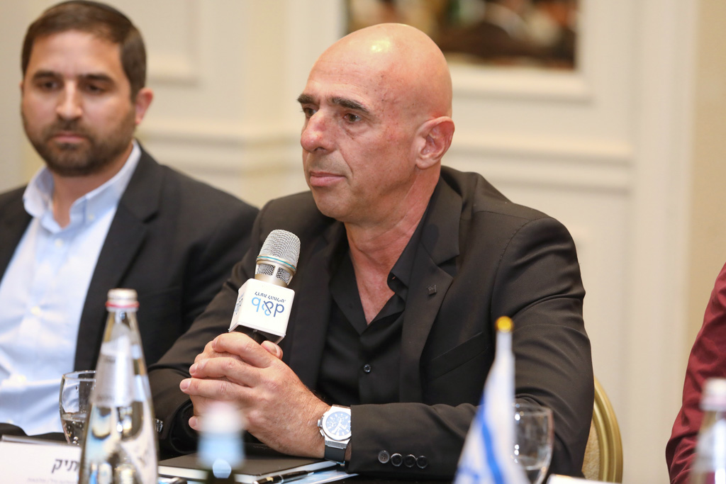 ניב קנטור