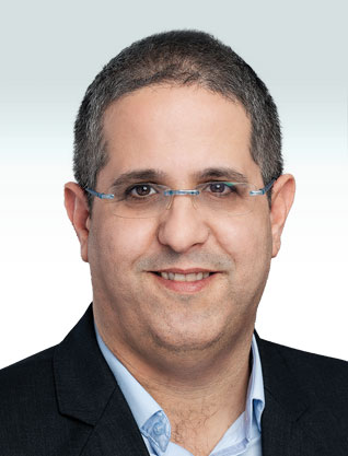 אדם רועה