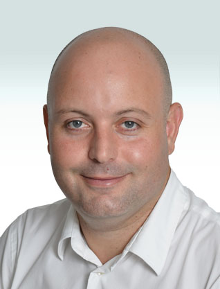 חי  נחמיאס